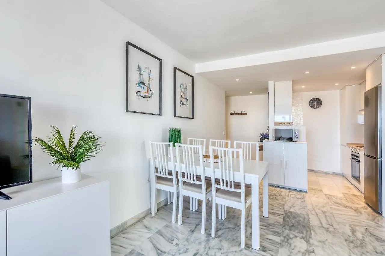 Hanami El Pinacho Beach Apartment Estepona